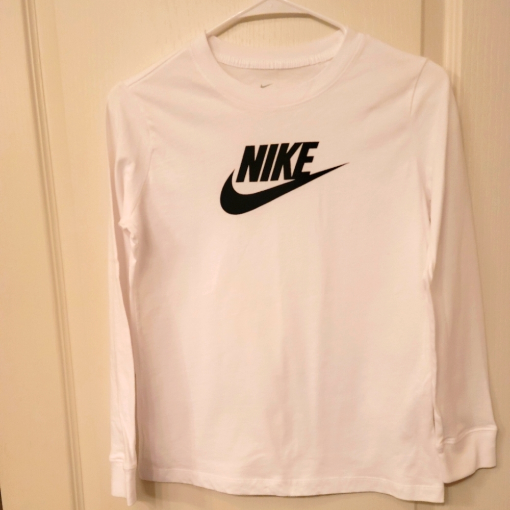 Kids Nike long sleeve shirt